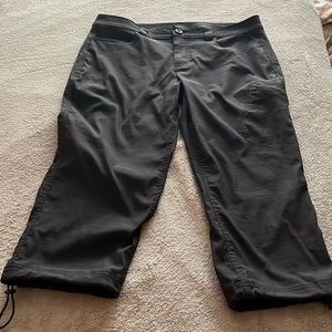 Like new black Eddie Bauer black Capri’s.